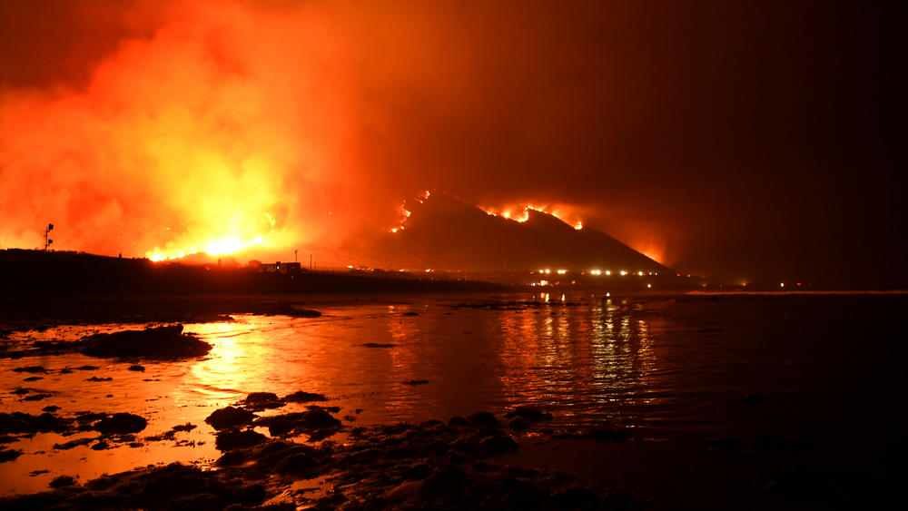 Click to enlarge The Thomas Fire, California