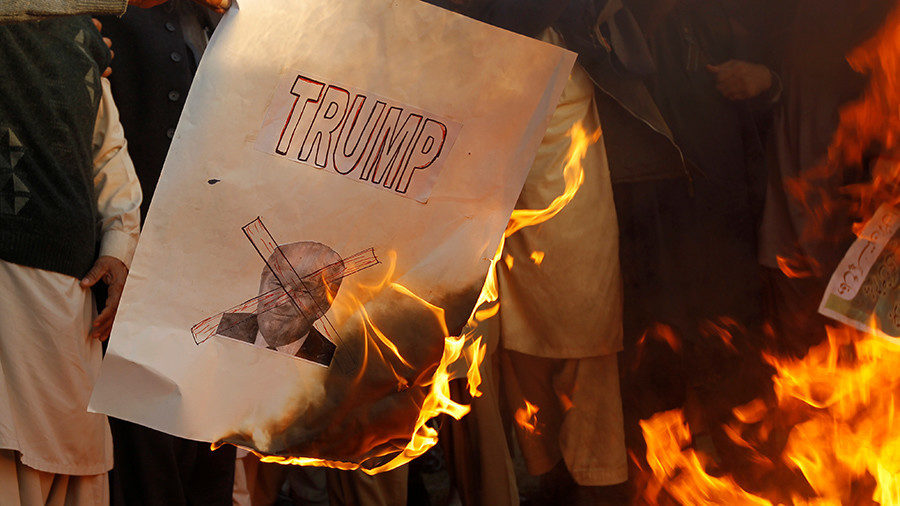 Click to enlarge Trump protest