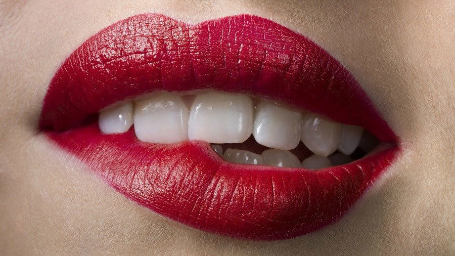 woman lipstick