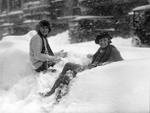 Click to enlarge The Knickerbocker Snowstorm Washington 1922, 28 inches