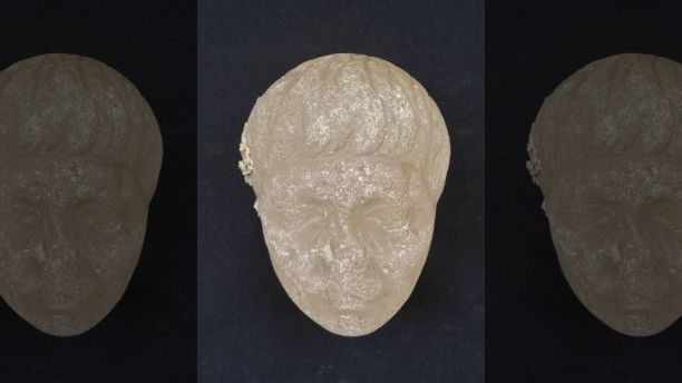 Click to enlarge royal head