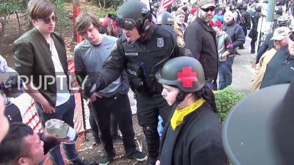 antifa riot protland