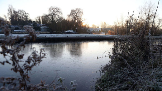 Severe weather warning for ice issued as UK reels from five-day freeze