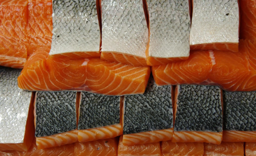 Click to enlarge sliced salmon