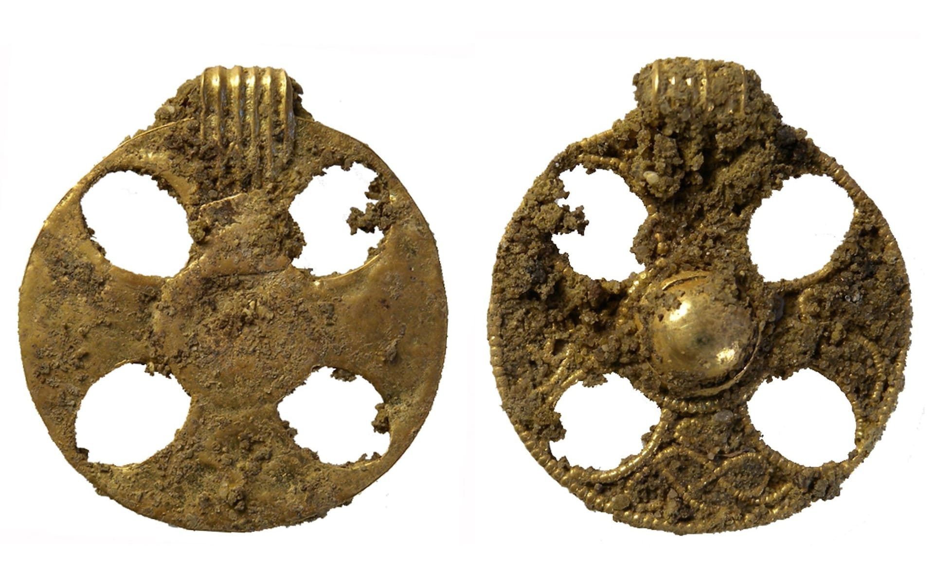 Anglo Saxon pendant found at a grave in Windfarthing, Norfolk.