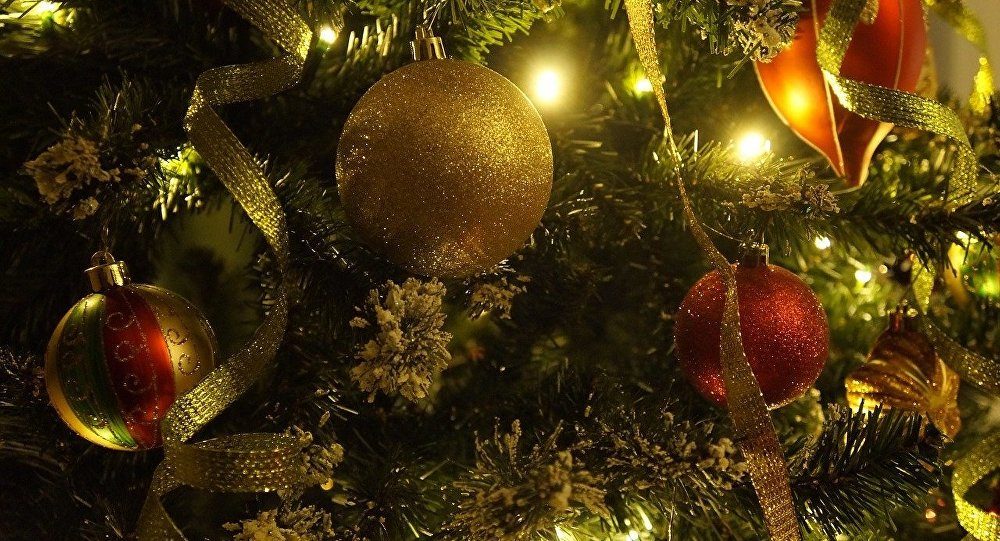 christmas tree balls