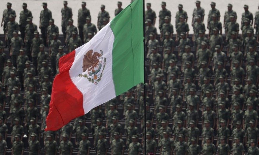 Click to enlarge Mexico flag Mexican military army soldiers bandera