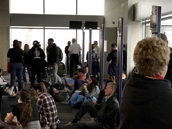 Click to enlarge Atlanta airport travellers stuck