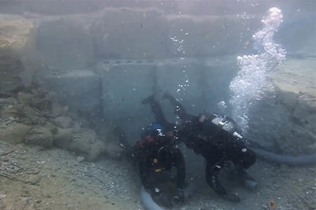 discovery underwater city corinth