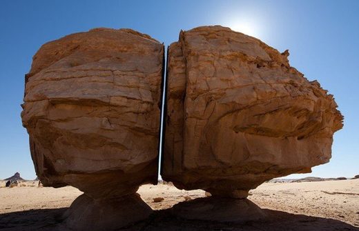Click to enlarge Megalith Al-Naslaa