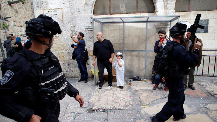 Click to enlarge Israel security policemen Shin Bet