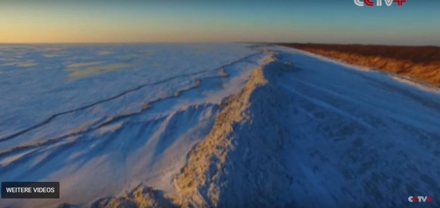 20 meters high ice wall at Xingkai Lake