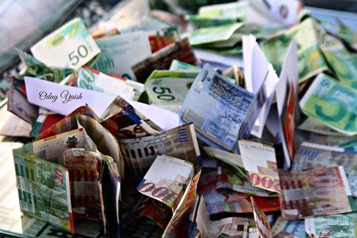 Click to enlarge Israeli shekels