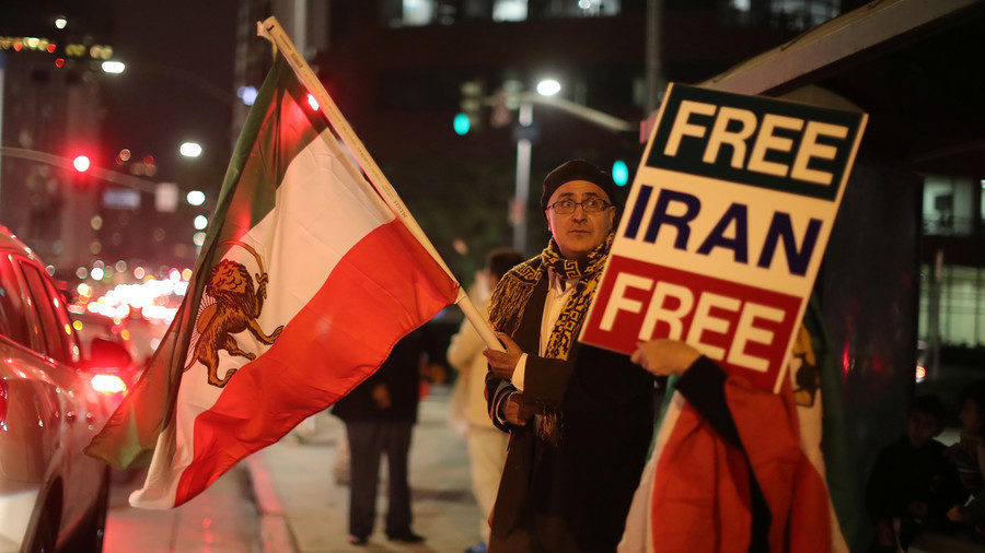 Click to enlarge anti-government Iran protesters