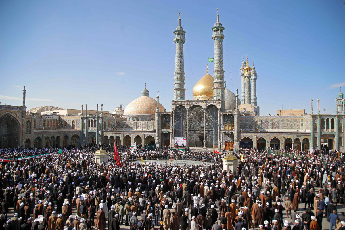 Click to enlarge Iran pro-government demonstrators