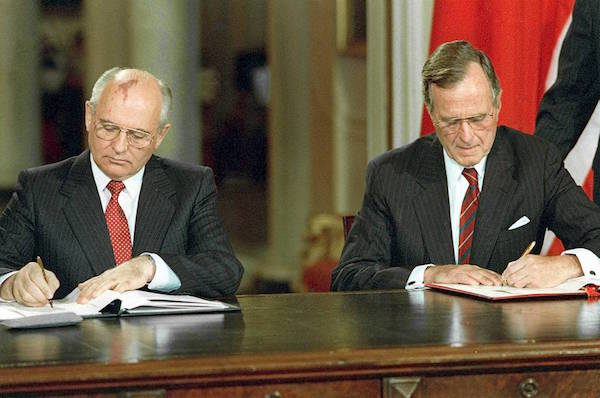 Mikhail Gorbachev, George Bush Sr.