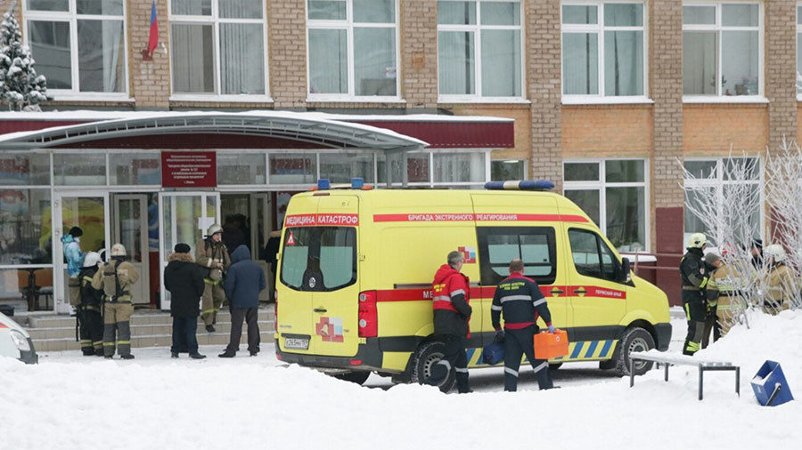 Click to enlarge russian school knife rampage 1