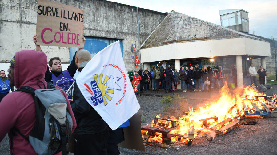 Click to enlarge France prison attack Gradignan