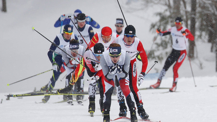 Click to enlarge Hwang Jun-ho of South Korea and other competitors in action