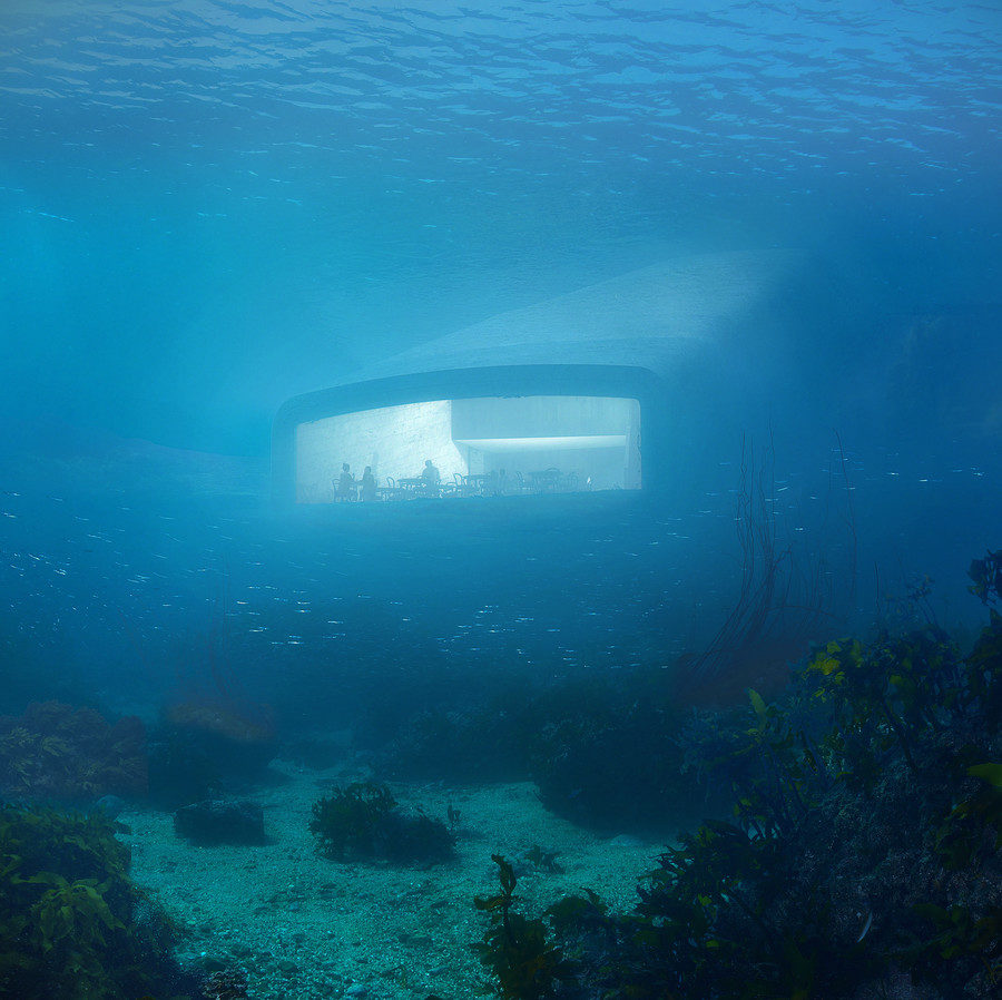 Underwater restaurant