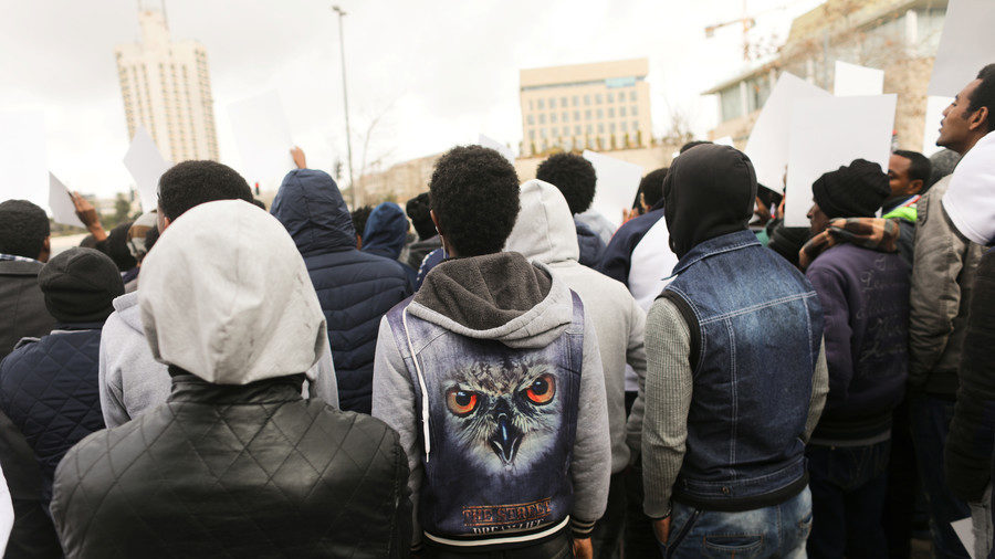 Click to enlarge israel deportation African migrants