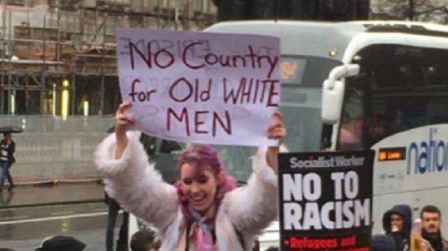 Click to enlarge whittle tweet hate message