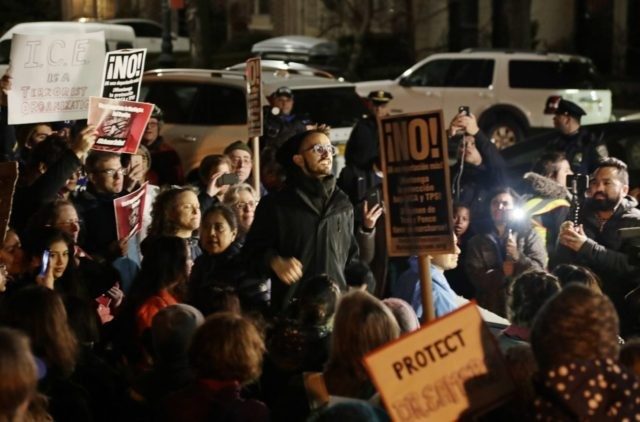 Click to enlarge immigration protest Schumer house