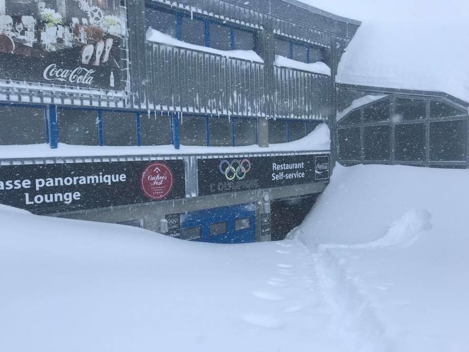 Verbier was in lock down as snow piled up along the access to one of the mountain restaurants making access a little tricky.