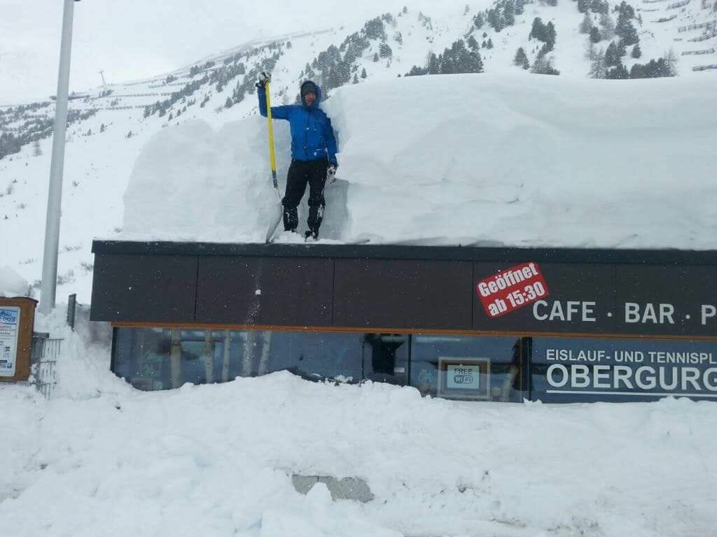 It’s going to take this chap a while to dig out this cafe.