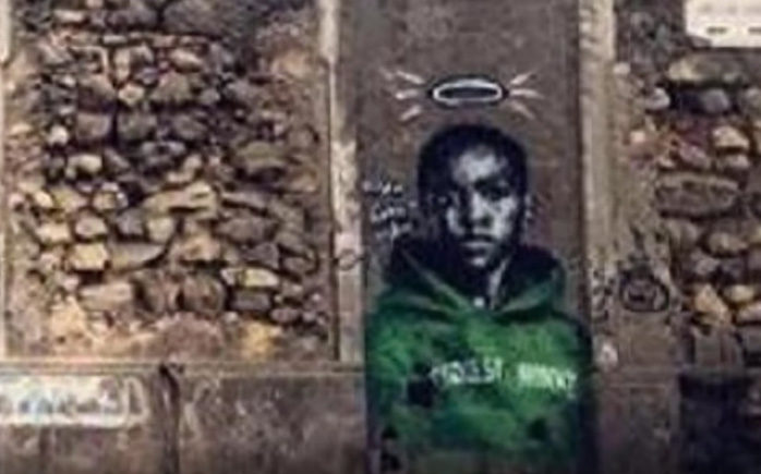 Click to enlarge Hoodie boy Angola