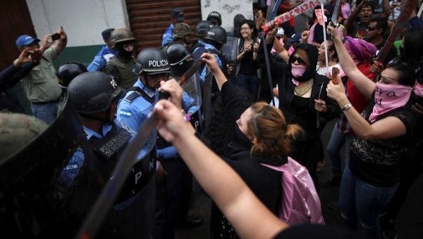 Click to enlarge demonstration Honduras