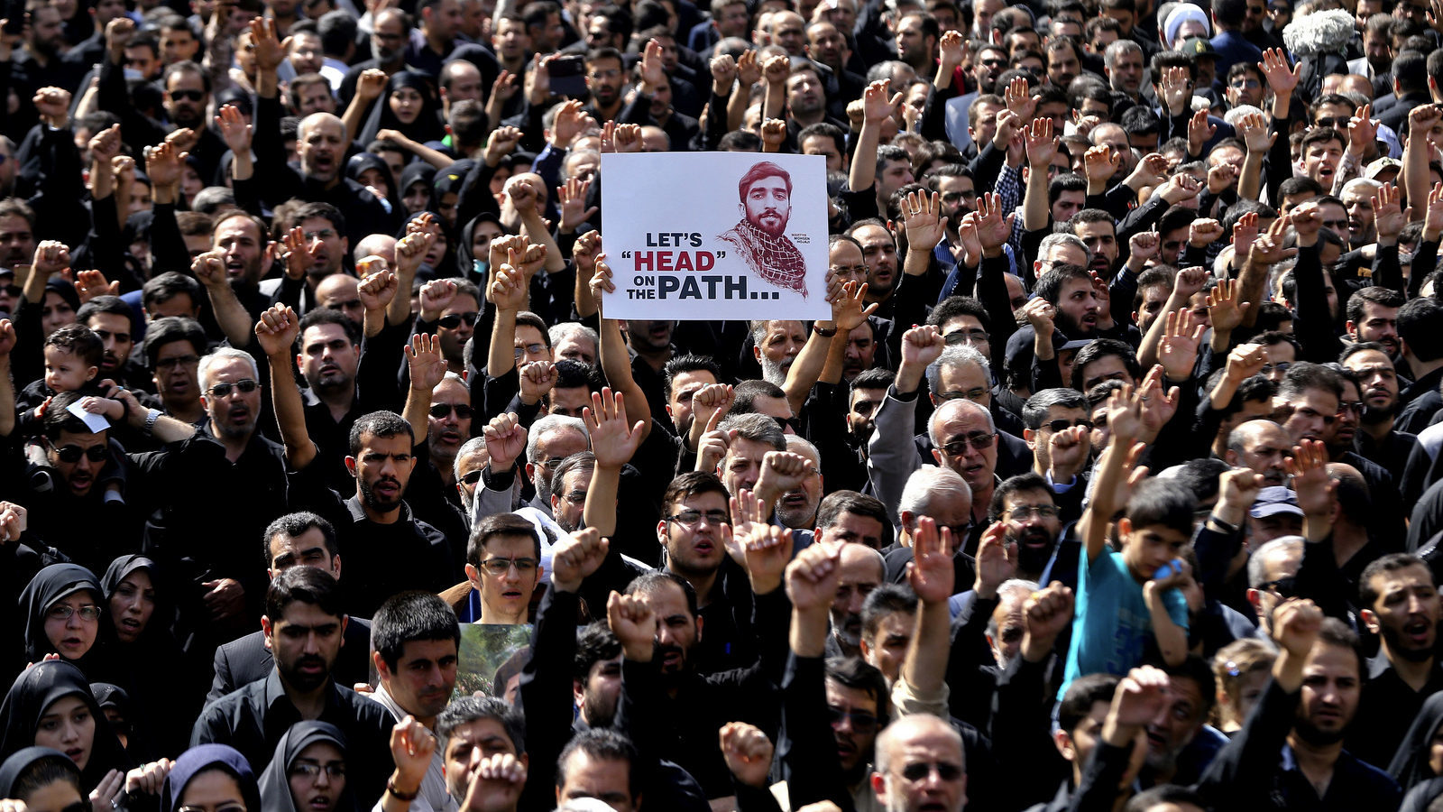 Click to enlarge Iran crown soldier funeral