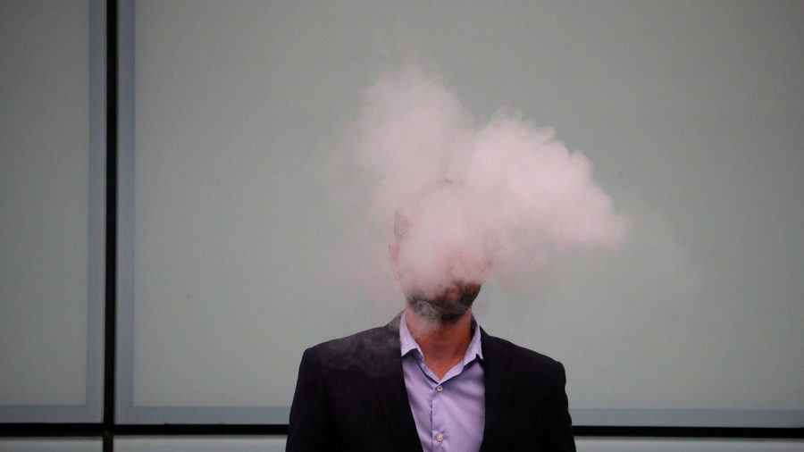 Click to enlarge vaping e-cigarette