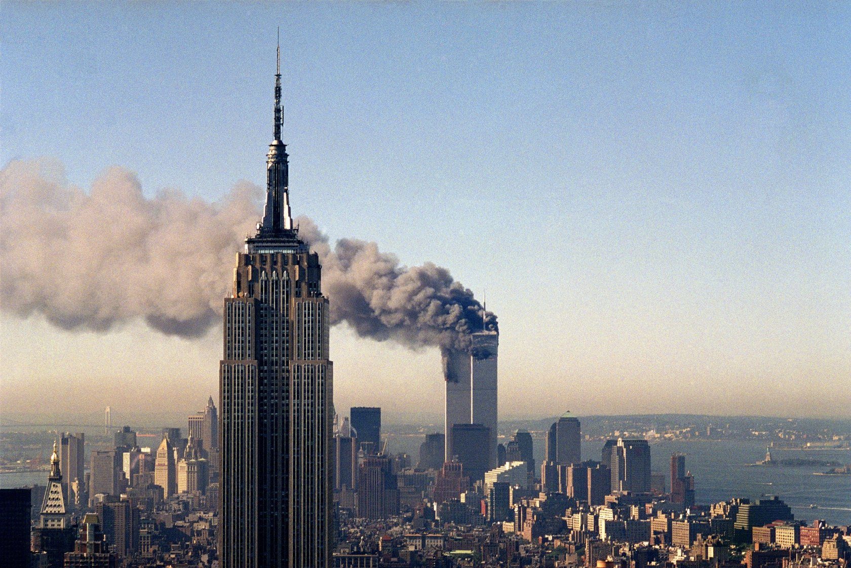 Click to enlarge twin towers burning