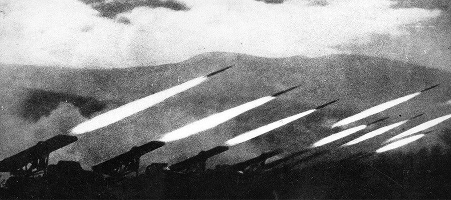 Click to enlarge Soviet troops began to attack the German front at Stalingrad