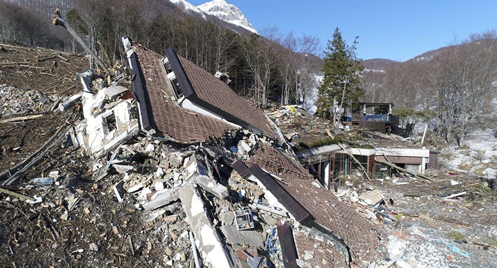 Click to enlarge avalanche Italy campo felice ski resort
