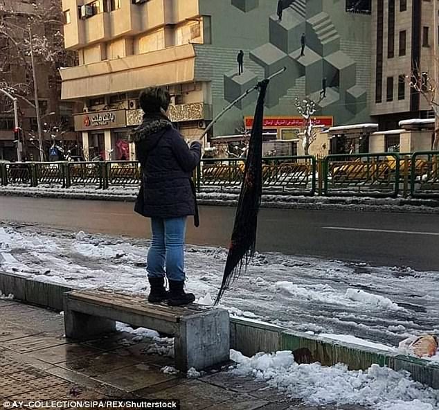 Click to enlarge iran hijab woman 4