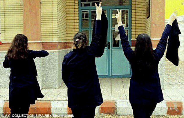 Click to enlarge iran hijab woman 2