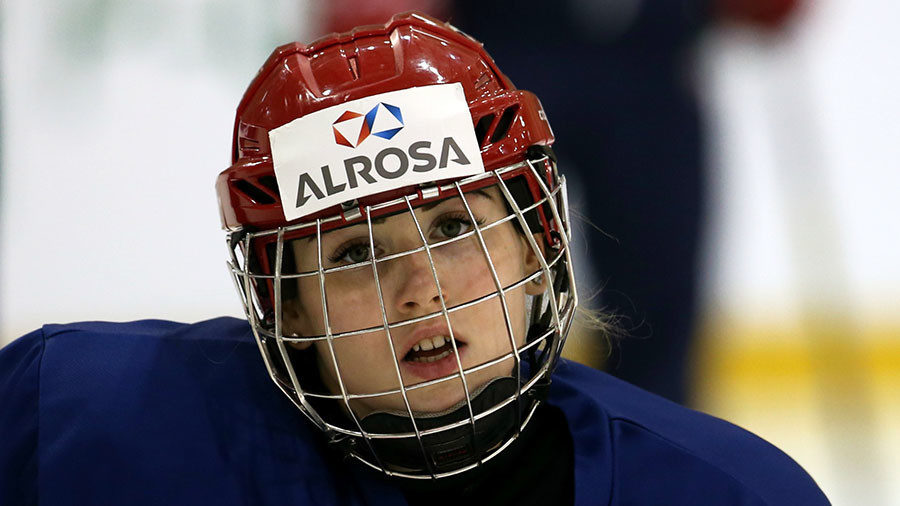 Click to enlarge Russian ice hockey Alyona Starovoytova