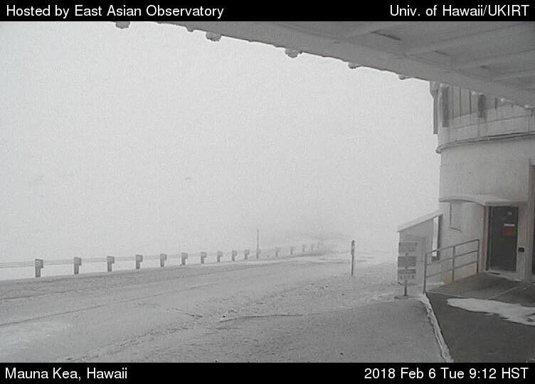 Click to enlarge Hawaii snow covering Mauna Kea