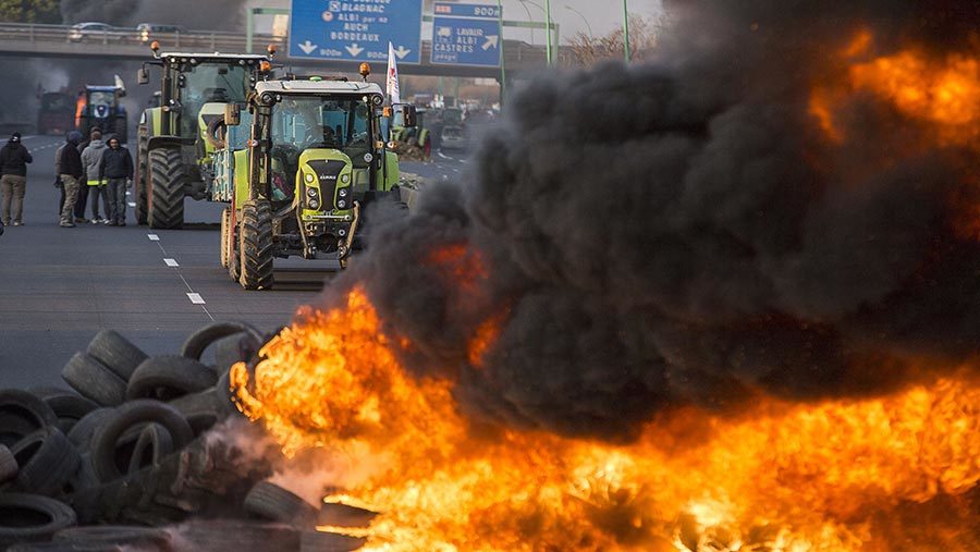 Click to enlarge french farmer protests