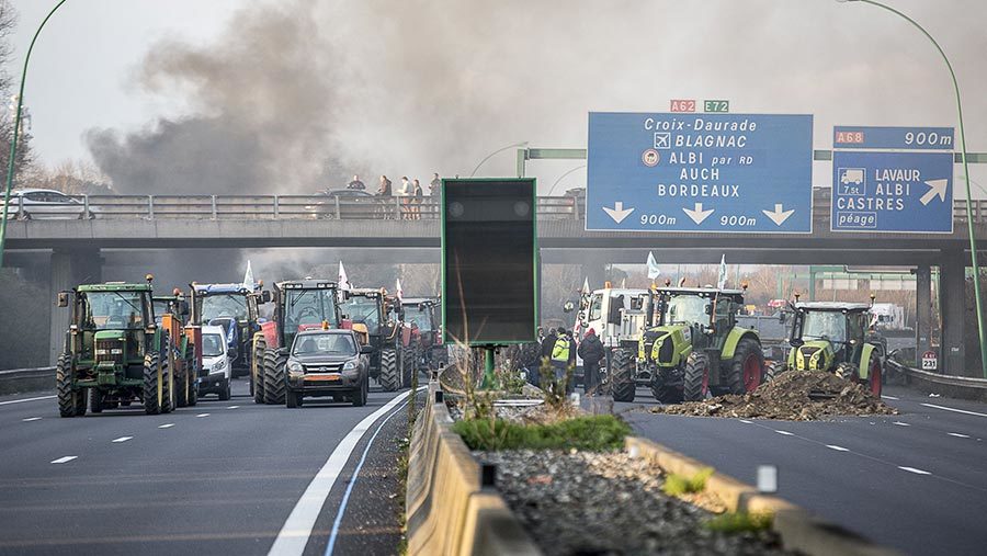 Click to enlarge french farmer protests