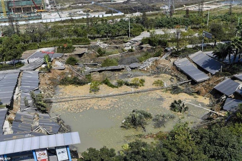 china sinkhole feb 2018