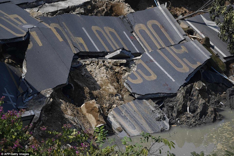 China sinkhole feb 2018