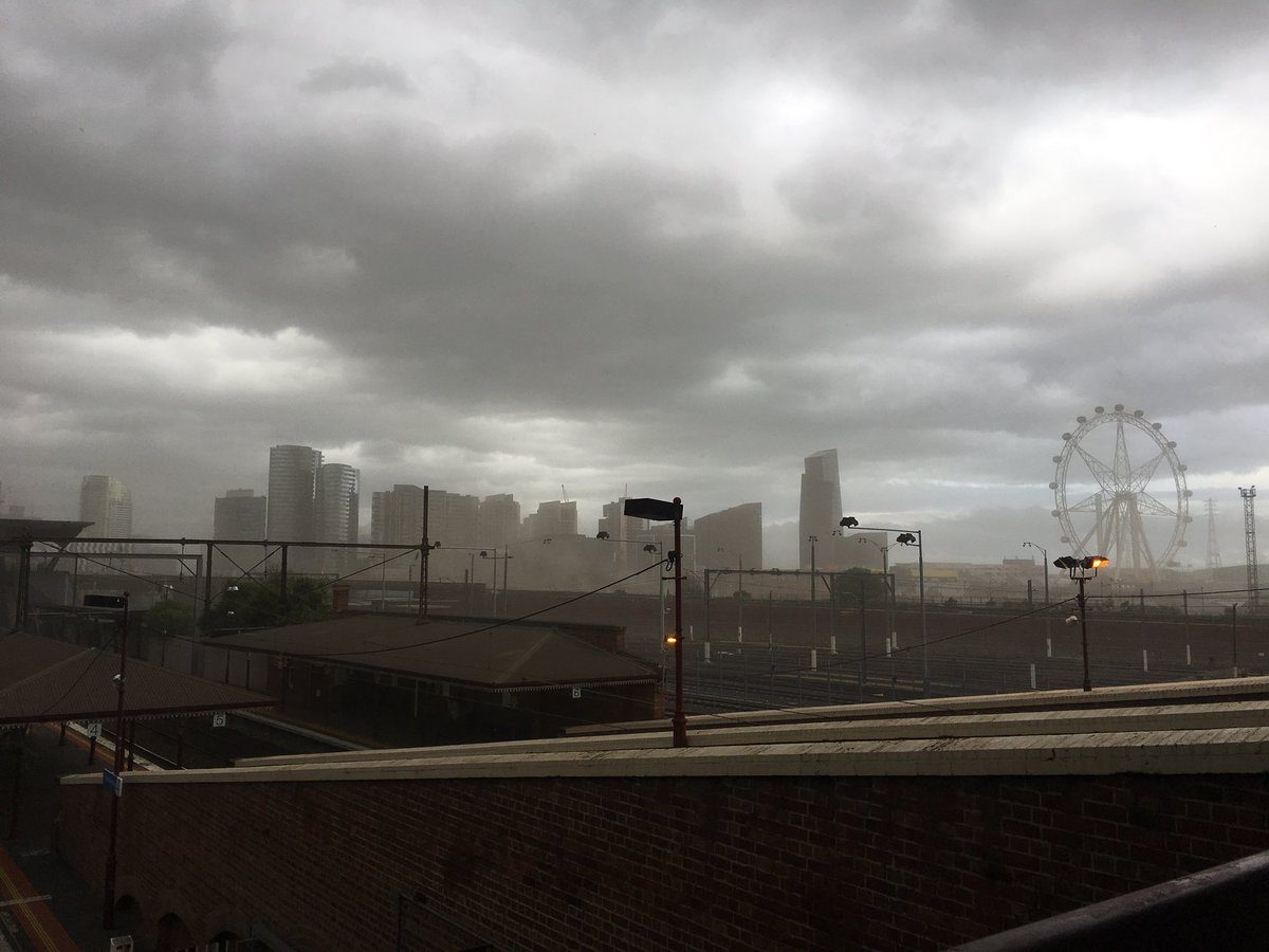 Dust storm hitting Melbourne
