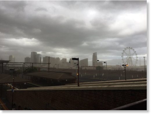 Dust storm hitting Melbourne