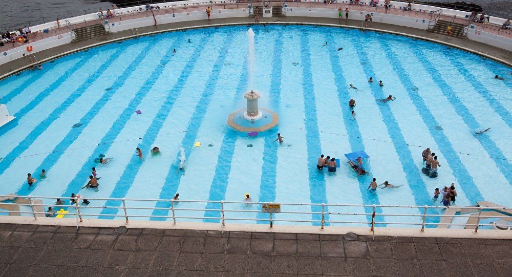 swimming pool