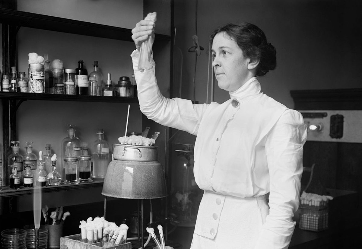 woman scientist female stem