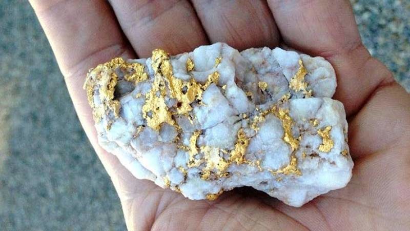 Click to enlarge gold veins quartz