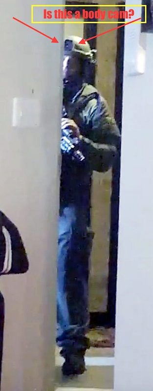 Click to enlarge Cop w bodycam